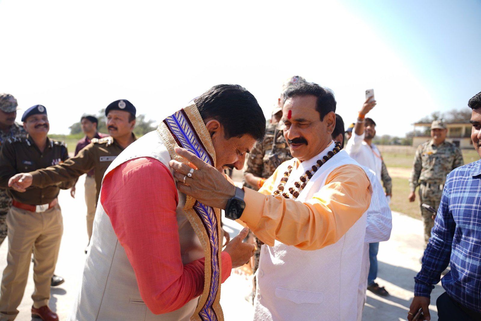 मध्य प्रदेश के माननीय मुख्यमंत्री डॉ. मोहन यादव एवं पूर्व गृह मंत्री व वरिष्ठ नेता श्री नरोत्तम मिश्रा ने नवग्रह शक्तिपीठ डबरा में दर्शन कर प्रदेश की सुख-समृद्धि एवं लोककल्याण की कामना की।