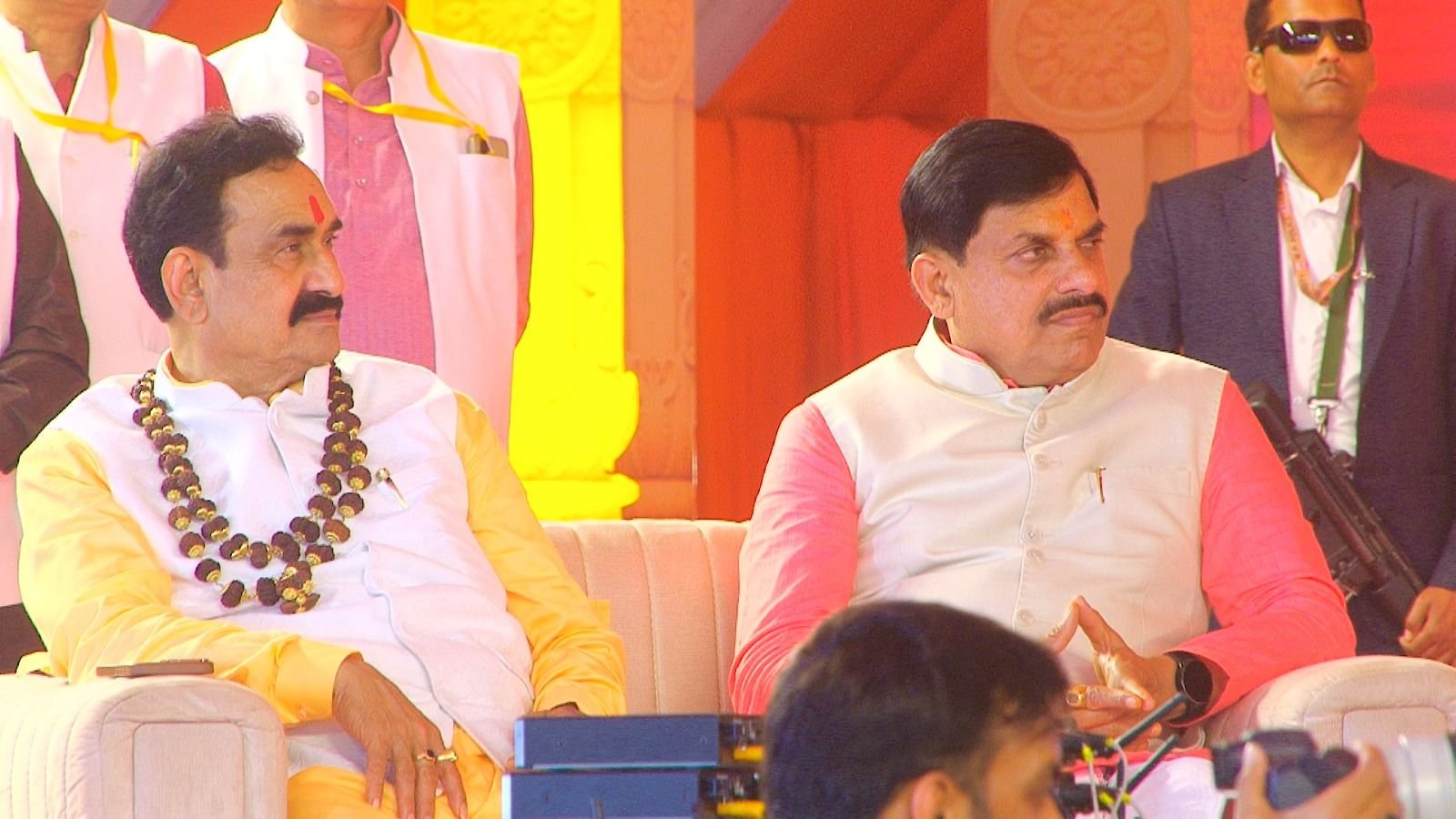 मध्य प्रदेश के माननीय मुख्यमंत्री डॉ. मोहन यादव एवं पूर्व गृह मंत्री व वरिष्ठ नेता श्री नरोत्तम मिश्रा ने नवग्रह शक्तिपीठ डबरा में दर्शन कर प्रदेश की  सुख-समृद्धि एवं लोककल्याण की कामना की।