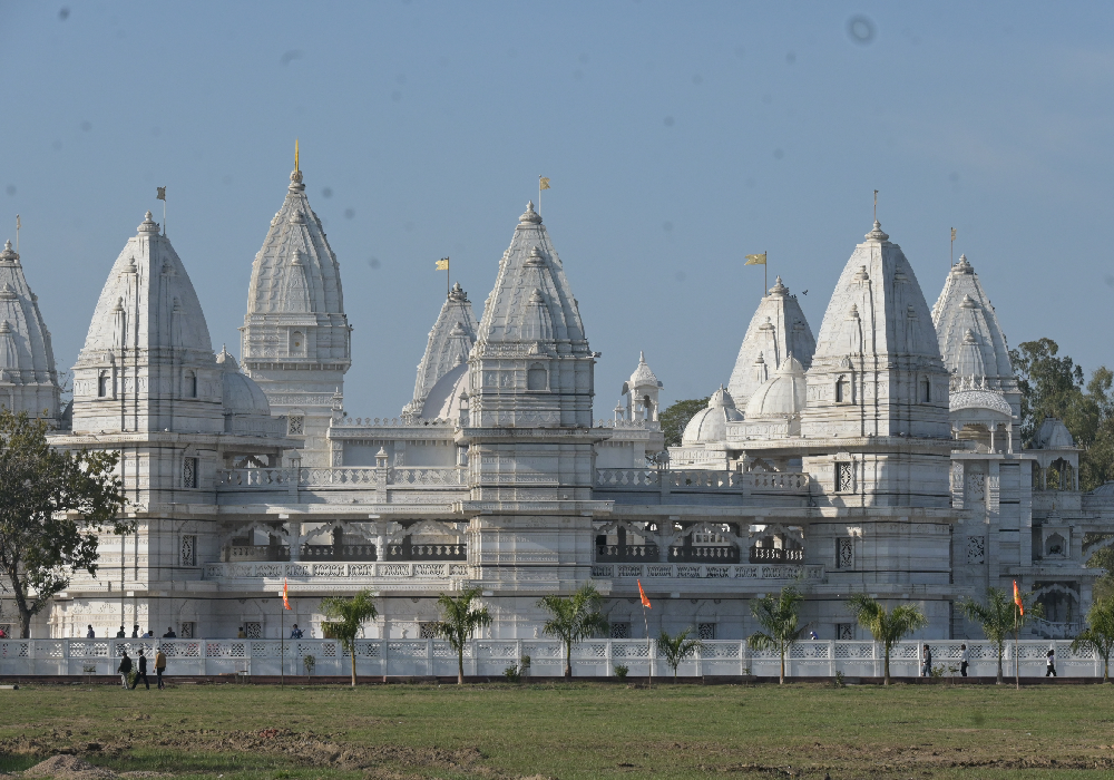 मुख्य पृष्ठ नवग्रह मंदिर डबरा का भव्य साइड व्यू और वास्तुकला (Grand side view and architecture of Navagraha Mandir Dabra)